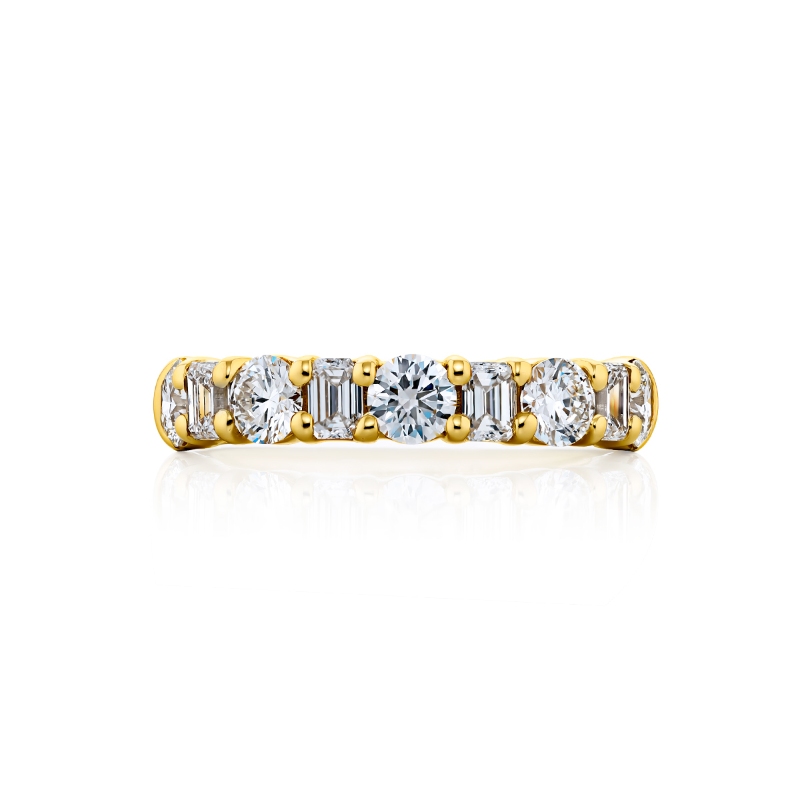 18K Yellow Gold Emerald-Cut and Round Diamond Single-Row Band