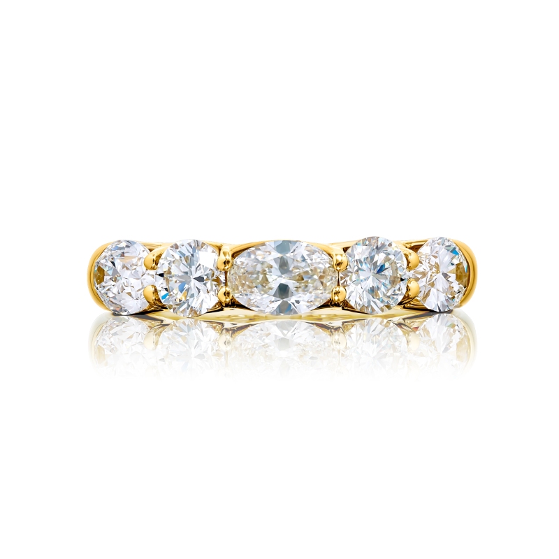 18K Yellow Gold Oval and Round Diamond Single-Row East-West Band