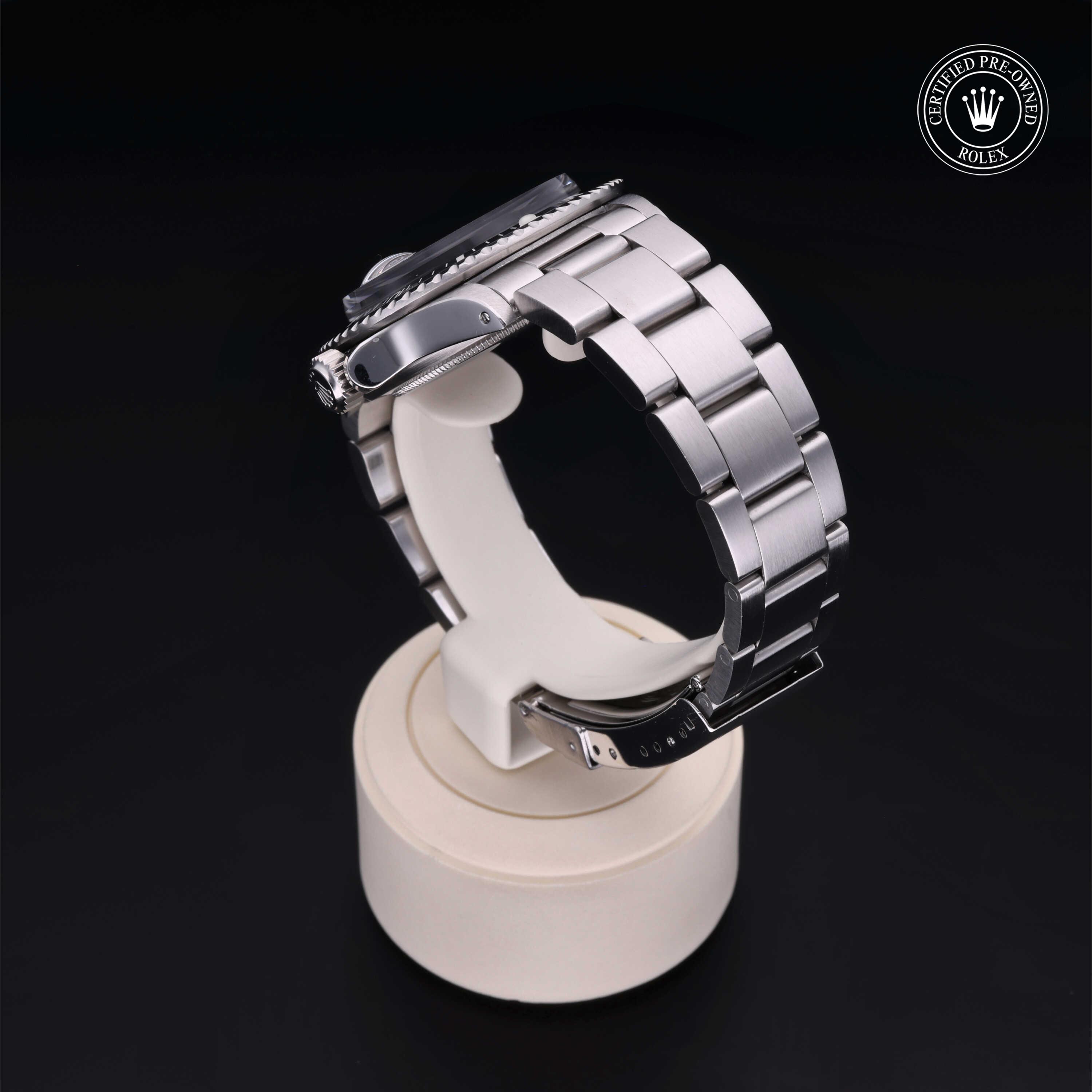 Oyster Perpetual Submariner Date alternate view 4