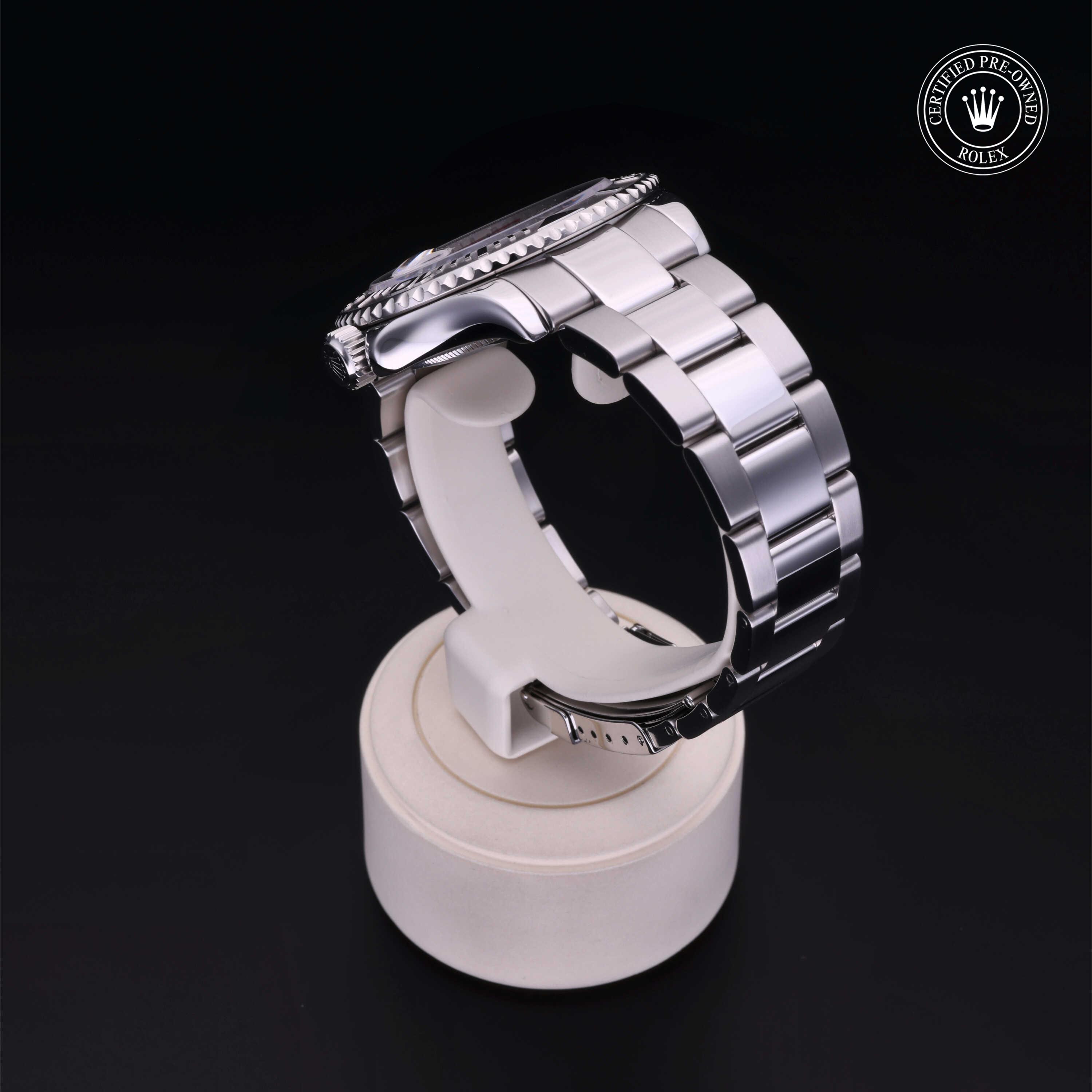 Oyster Perpetual Yacht-Master 40 alternate view 4