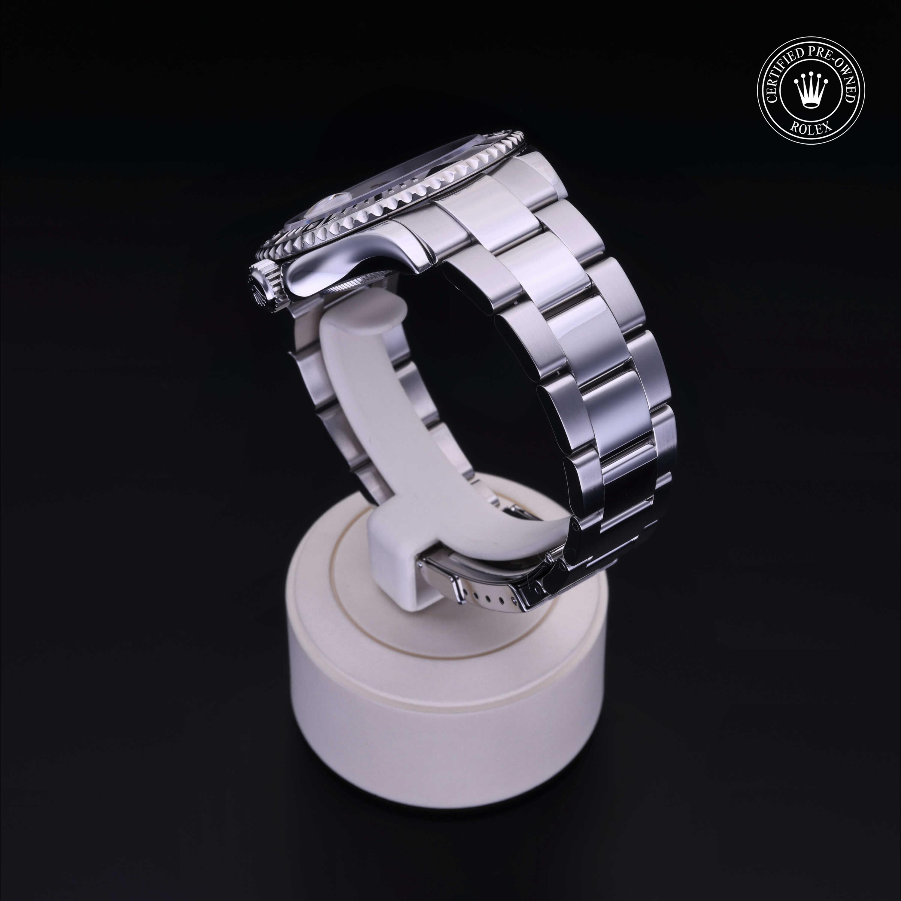 Oyster Perpetual Yacht-Master 40 alternate view 4