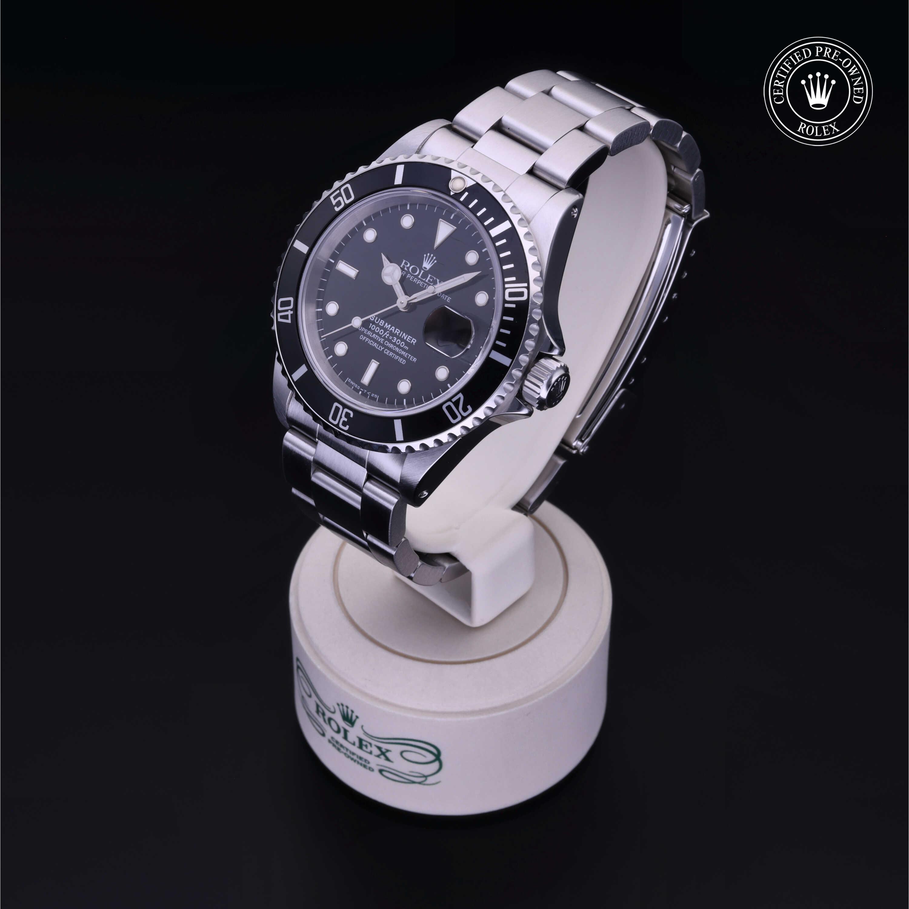 Oyster Perpetual Submariner Date alternate view 3