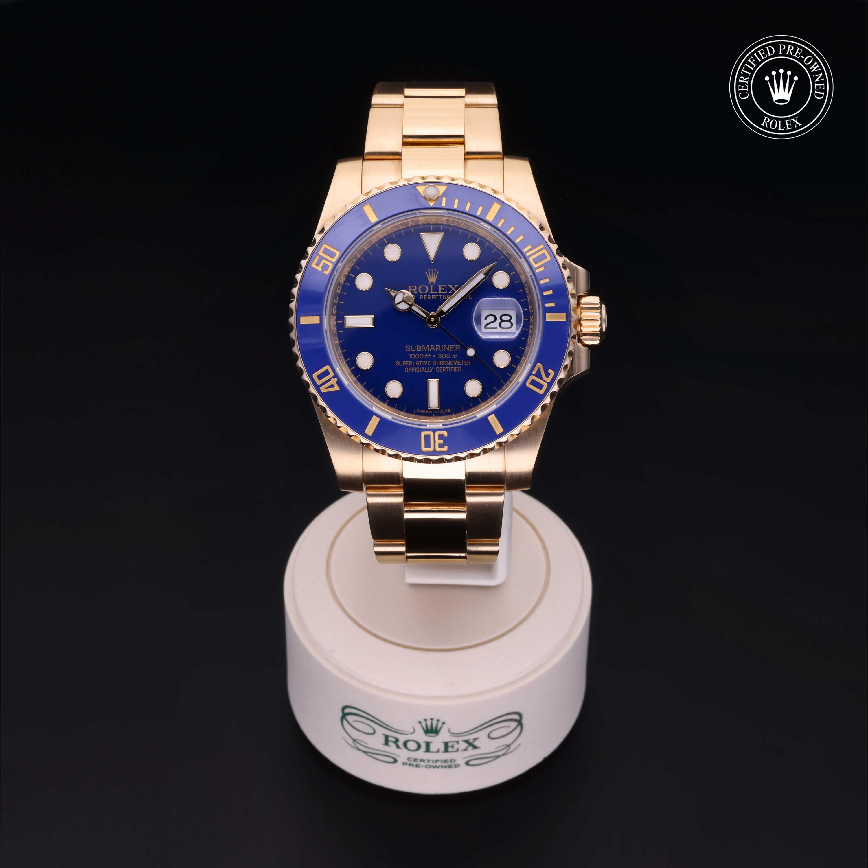 Oyster Perpetual Submariner Date alternate view 2