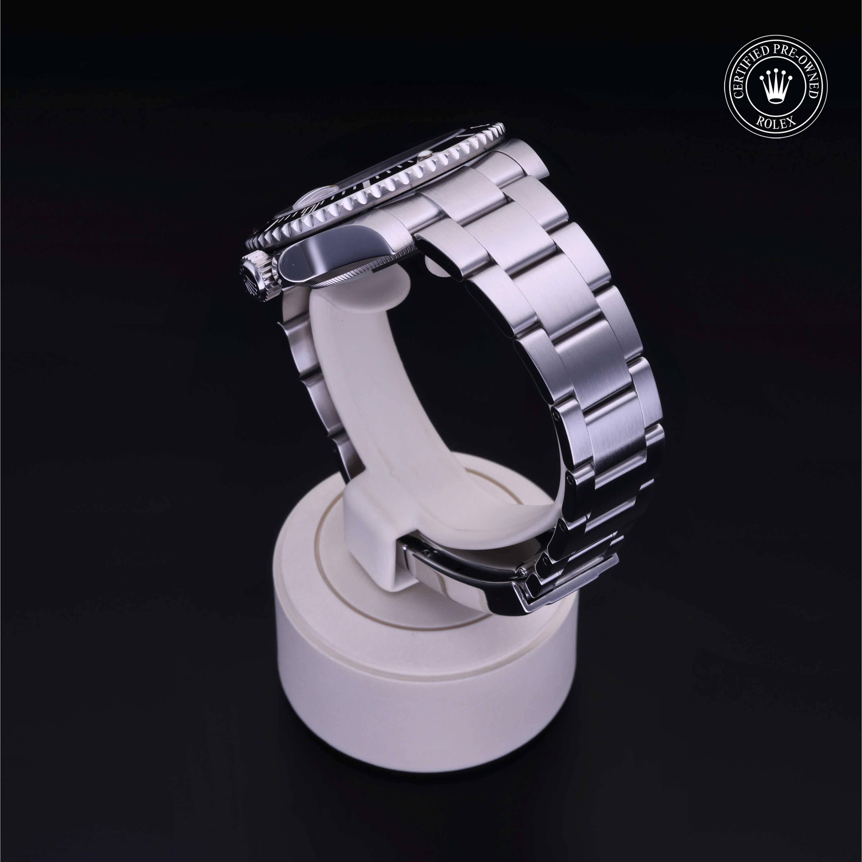 Oyster Perpetual Submariner Date alternate view 4